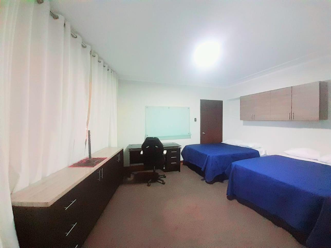 Mkl Barranco Hostel Lima Bagian luar foto
